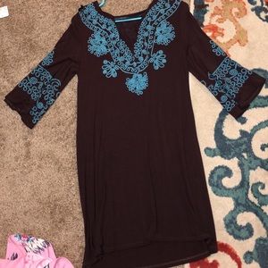 super cute dress!